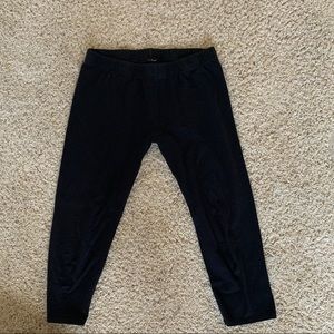Black stretchy capri leggings